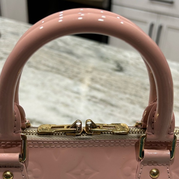 Louis Vuitton Authentic Vernis Leather Pink Alma Bag - Picture 5 of 14